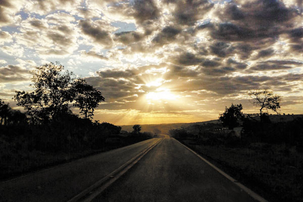Para quem está de férias, o melhor é pegar a estrada e conhecer novos lugares.