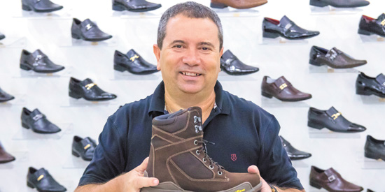 José Luís Granero, entusiasta maior, com suas Calvest e Iod’s, além da Coleção Outono/Inverno 2017, lançará sua nova parceria com a Godyear, marca das mais conceituadas do mundo.