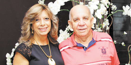 Quem muda de idade esta semana, exatamente no dia 25, quarta-feira, aniversário também de São Paulo,é o conhecido comunicador e amigo Paulo Roberto Verzola. Ele forma, com a Maria Aparecida Tasso Verzola, casal muito querido de todos nós. Recebe desde já 