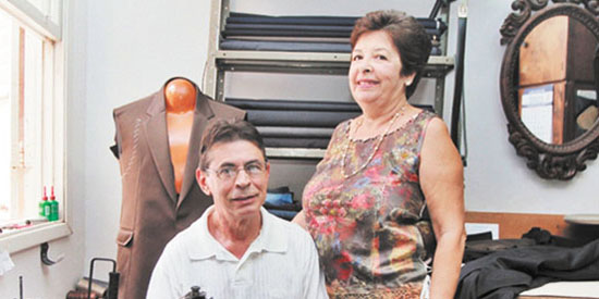  Casal de amigos muito queridos mudou de idade esta semana, começando pela Maria do Carmo Oliveira, dia 1º e na sexta-feira o José Hilário de Oliveira. Ele é o conhecido alfaiate, dos mais tradicionais da cidade. Têm os filhos, Aloísio, Fernando e Eduardo