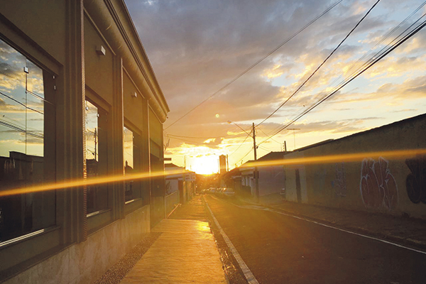 Belo pôr do sol dia desses em Franca.