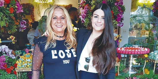 Cida Trajano e sua filha Flávia Trajano Mattos em festa no Sítio São Gregório