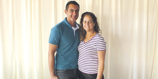 Rosemeire Conte, a valorosa Preta, senhora Luís Conte Sobrinho, diretores da sempre badalada Churrascaria Minuano, recebe nosso carinho por mais um aniversário, junto de seu filhão, nosso querido Higor Conte que também é aniversariante do mês. Foto de Cam