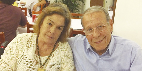 Um dos baluartes da Medicina na cidade, brilha no Hospital Regional como grande pediatra e foi homenageado pela Cremesp lá no Centro Médico. Ulisses Minicucci e sua Rosely Paludetto Minicucci foi homenageado pelo presidente Estadual Cremesp Dr Lavinio Nil