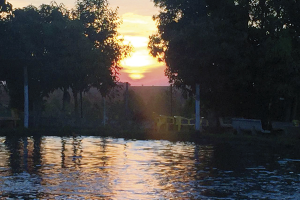 Um lugar para pescar e curtir o pôr do sol. 