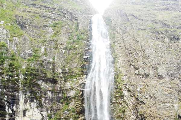 A cachoeira Casca D´Anta é uma das atrações da Serra da Canastra.