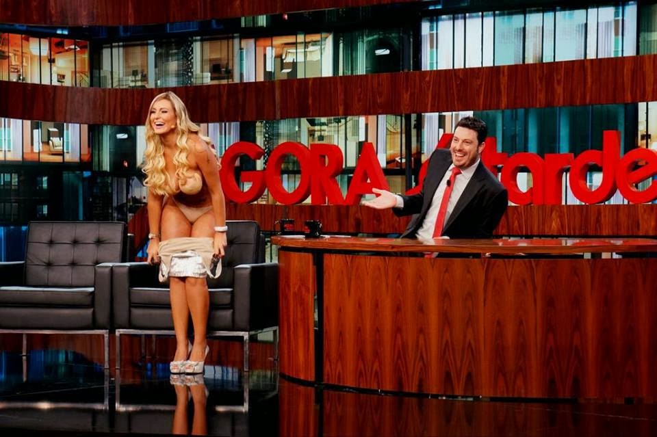 Andressa Urach no programa de Danilo Gentili. 