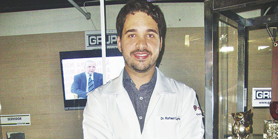 O geriatra Rafael Lyra Rodrigues Alves