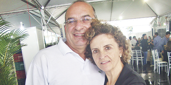 Casal Waldyr Medezani - Leila no memorável Leilão da APAE/2018