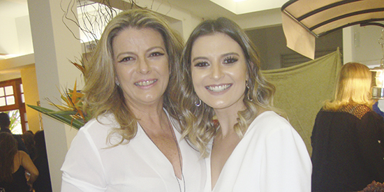 Sílvia Cunha e filha (médica) Gabriela, na Casa Jacintho