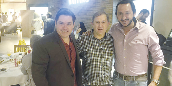 Os proprietários da Churrascaria Nativas Grill, Daniel Garcia e Jaime Luiz Presotto e diretor executivo do Comércio da Franca, Rodrigo Henrique, na inauguração da casa em Ribeirão