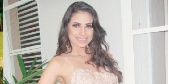 Chegando de 7 meses modelando no México (achou os mexicanos educadíssimos): Bruna Gonçalves (Miss Franca/16).