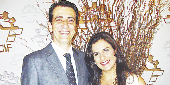 Muitos quilates: casal Carlos Renato Donzelli- Flávia.