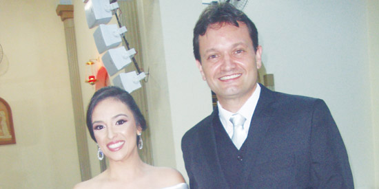 Karina N.Lopes e Adelmo Peixoto Dias casaram-se dia 30/11