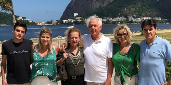 No RJ, Lygia e Omar Pucci com Amanda e Marcelo, Patrícia e Vadinho Maniero