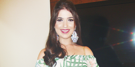 Nathália Andrade passou réveillon em Rifaina. No café de la Musique