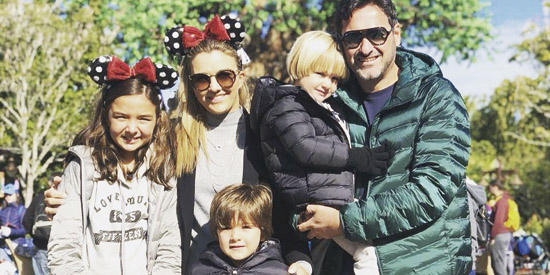 Em Orlando/FL (Disney), nos EUA, Flávia e Áureo Faleiros com os filhos Bia, Henrique e Felipe