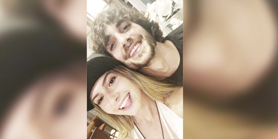 Com o cantor Fiuk, a linda francana Alice Micheletti