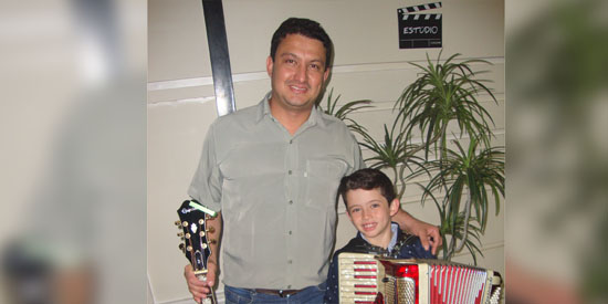 Rafa Lemos (nosso sanfoneiro-mirim) e papai William Cassiano.