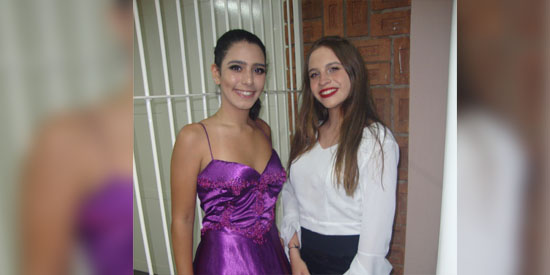 Maria Eduarda Bachur e Júlia Ubiali em noite de 