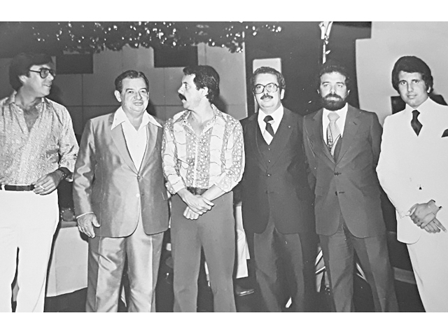arquivo // Esta foto veio da parte do leitor e amigo Luiz Querino da Silva, contando com a identificação feita pelo Carlos Brigagão e Lúcia Helena e ainda o Miguel Heitor Betarello. Foi tirada no Hotel Nacional, durante da VII Couromoda, que aconteceu de 