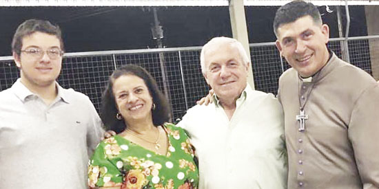 Said Charanek, Rita Lelis, Kamel Charanek e Padre Dalmácio Garcia