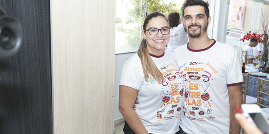 Junior Ramos e Carla movimentam as festas com sua fotocabine