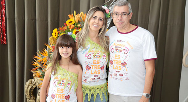 Cardiologista Gislaine Almeida, a filha Ana Luiza e o marido José Luís Monteiro