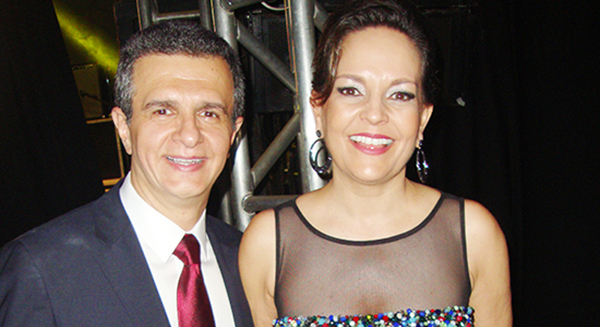 Um casal chique do nosso Socialmente Falando: Fernando C. Raymundo-Sílvia