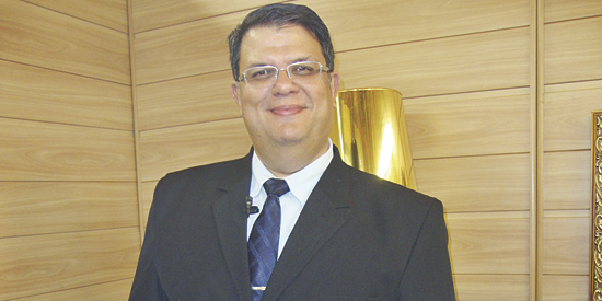 O advogado Luiz Gilberto Lago Júnior aniversaria hoje