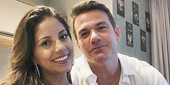 Na foto, Juninho com a namorada, a arquiteta Carol Salgado. Recebe o abraço e as bênçãos de todos nós