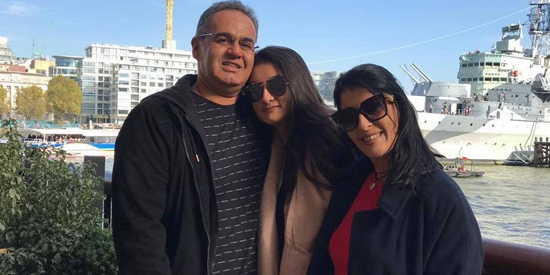 Marisa Accari, o marido Adilson Ferreira e a filha Majú