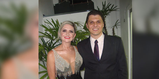 Márcia Maiote (famosa visagista) e filho (