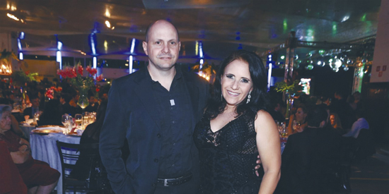 Querida, jornalista Joelma Ospedal (com o marido Alessandro Macedo) aniversariou segunda última. Parabéns!
