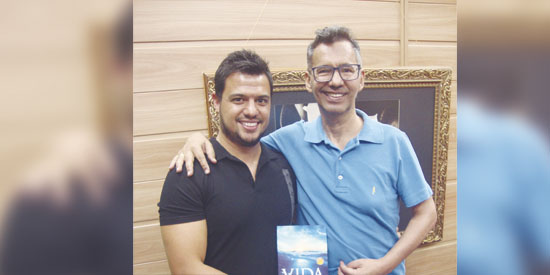 Rafael Neves e pai Renatinho (me presenteou com seu livro 