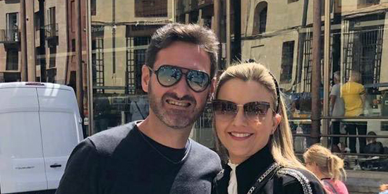 Curtindo férias na Espanha, Flávia Bittar e Áureo Faleiros Filho