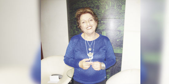 Lúcia Garcetti também esteve no Leilão da APAE/18. Animada sempre muito