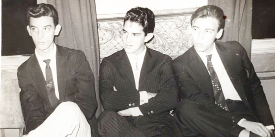 Arquivo - Esta foto me foi encaminhada através do leitor e amigo José Roberto Diniz. Diz ele que a mesma foi feita no ano de 1961, nas dependências do antigo e saudoso Hotel Francano. Da esquerda para a direita: Códi, (da banca de jornais e revistas na Pr