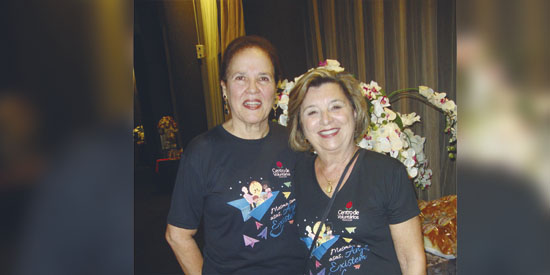 Diva Rocha (nataliciante de sexta próxima) na foto com Sonja Gajardoni