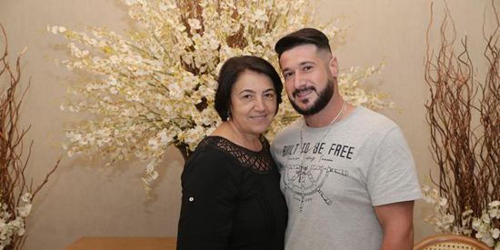Decoradora Célia Mazza e o filho Clayton Mazza 