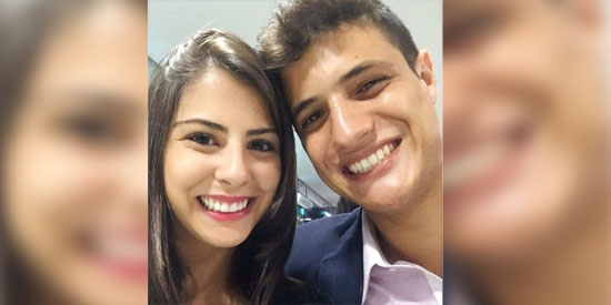Casório - São marido e mulher, desde ontem, os jovens Gabriel Carneiro e Juliana Diniz Cintra, com as bênçãos de seus pais, José Marcos Felice Carneiro e Bernadete Fátima Carneiro-in memorian (pais do Gabriel) e Carlos Roberto Diniz Cintra e Andreia Sanch