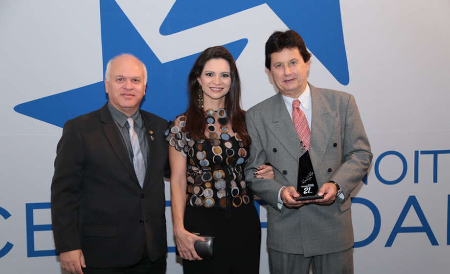 Lígia Cristina Villa  e Saulo Pucci Bueno (Ciesp/Amazonas) com o empresário Ricardo Corrales