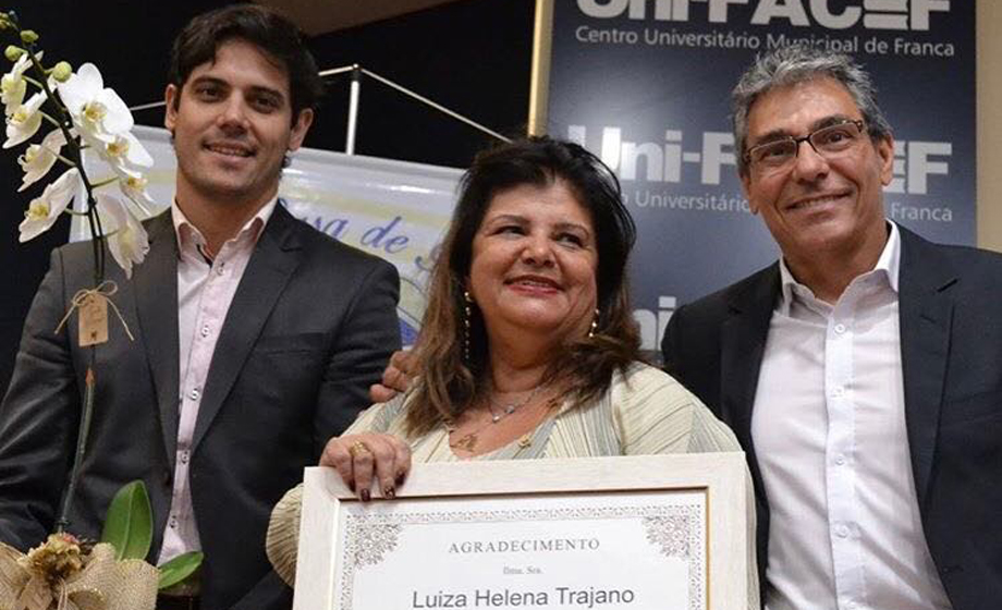 Thiago Silva e Tony Graicano em homenagem à Luiza Helena Trajano