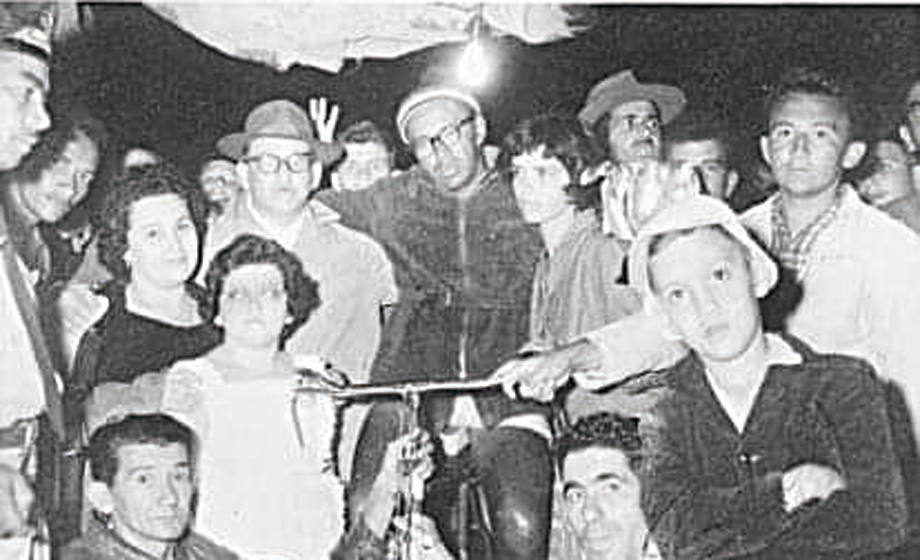Esta foto parece que eu já soltei, mas como é histórica, e os mais jovens não sabem de quem se trata, vamos publicar e matar saudades.