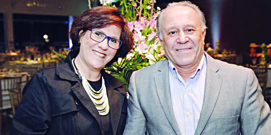 Na foto, o Beny e o  love, Stelinha Betarello. Parabéns ao Beny e um abraço ao casal