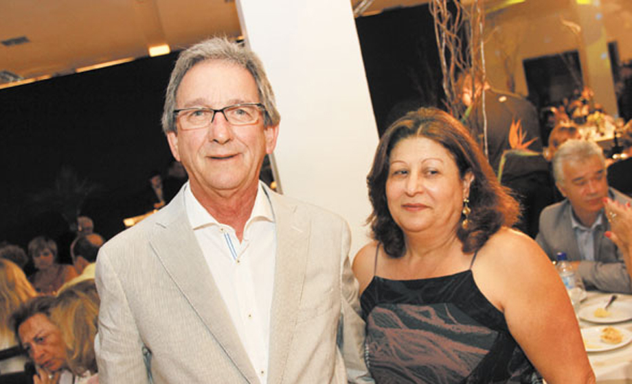 Aniversaria hoje o empresário José Carlos Brigagão do Couto, presidente do SindFranca- Sindicato Patronal da indústria de calçados. Casado com a Maria Teresa Freitas Couto, tem os filhos Gustavo, Juliana e Rogério e ainda 4 netos. Parabéns ao José Carlos 