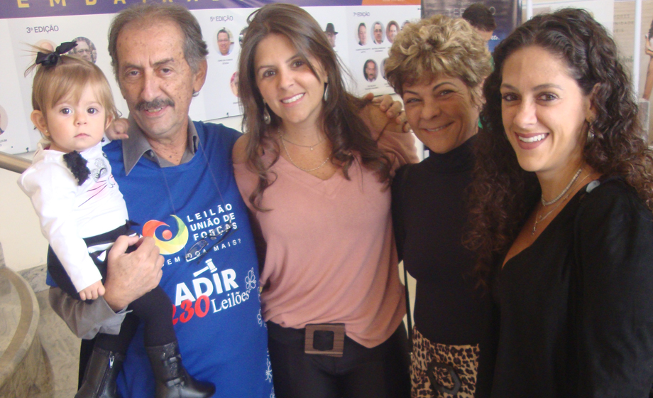Neta (paixão) Luísa Salomão, vovô Nilson, tia Júlia, Sandra A. Salomão  (vovó) e Maíra A. Salomão (a mamãe)