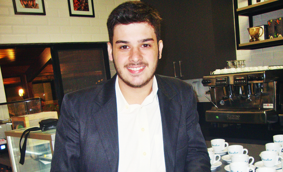 Guilherme Nunes é barista  e provador. Cliquei-o. Claro!