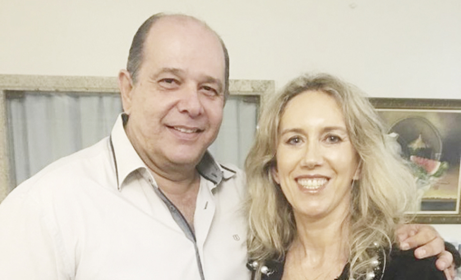 Casal Rodolfo Chaves Bartoci (Unimed-Franca) e a simpática profa. Zezé Rao