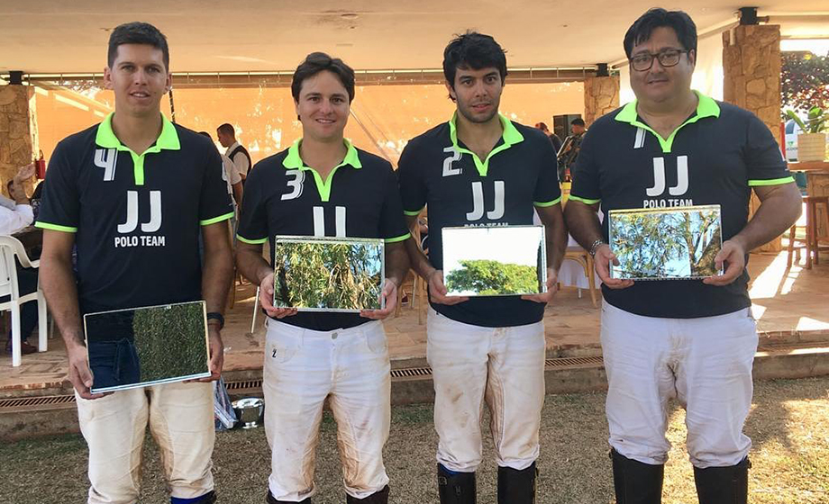 Pedrinho Zacarias, Fabinho Junqueira, Bruno Donato e o médico oftalmologista Daniel Jardim (JJ Polo) foram os campeões do Torneio SHO, em Orlândia-SP, domingo último